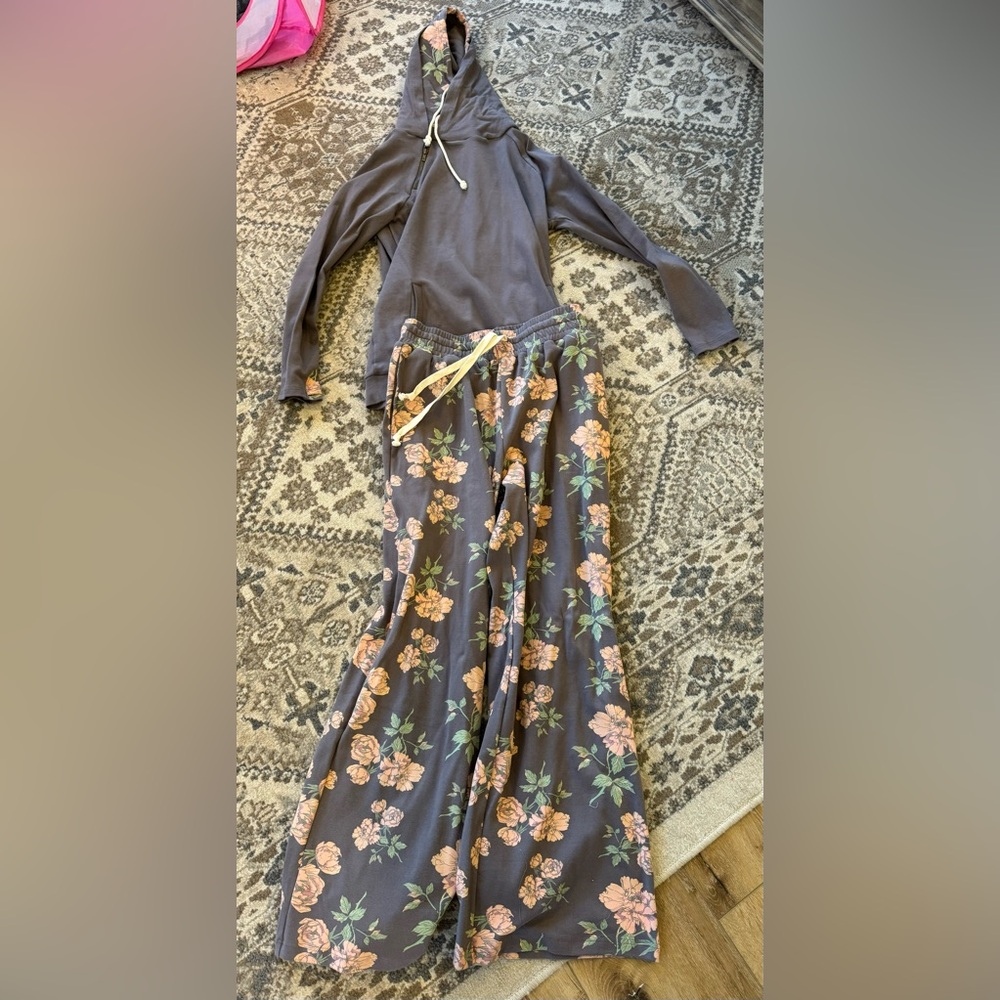 AMPERSAND AVE Floral Track Pants & Hoodie Set